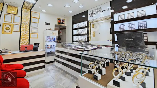 Jewelry store for rent with usufruct rights for 10 years on a busy street in BAHÇELİEVLER