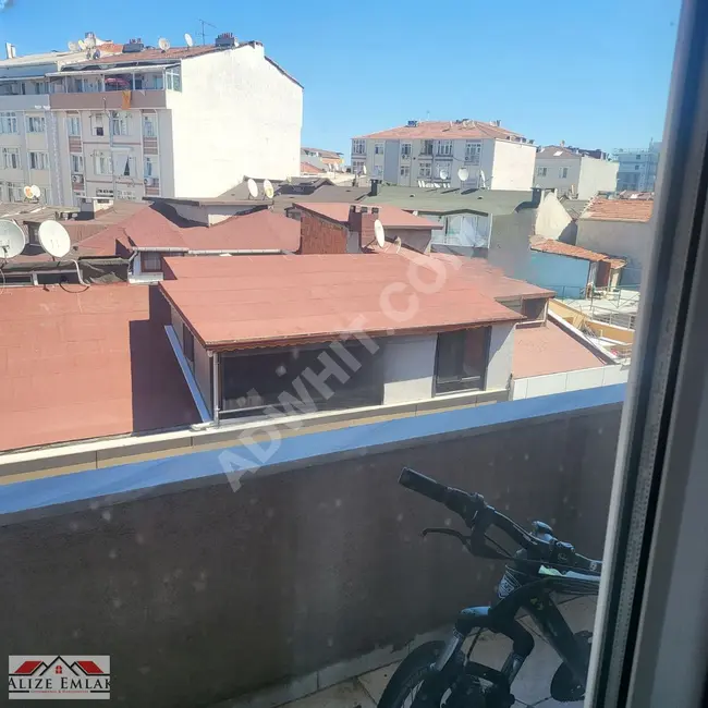 A suitable apartment on a middle floor in Sefakoy, Yeşilova neighborhood in the Baglar area