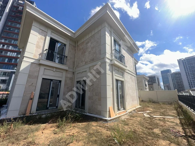 For sale: 3-story villa in Kayaşehir, Mavera Villas compound