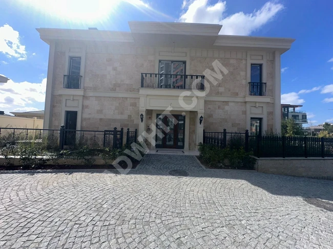 For sale: 3-story villa in Kayaşehir, Mavera Villas compound