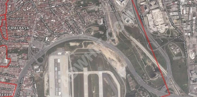 For sale: Land on the Metrobus line in Sefaköy, Istanbul