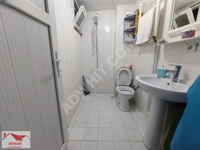 2+1 apartment, 80 square meters, third floor! Near the Friday Market in İKİTELLİ M.AKİF