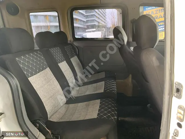 سيارة للبيع Opel Combo موديل 2005 بالاقساط