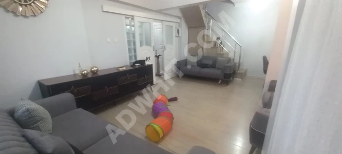 3+1 duplex apartment for sale with an area of 165 m² in Yeni Doğan, Zeytinburnu