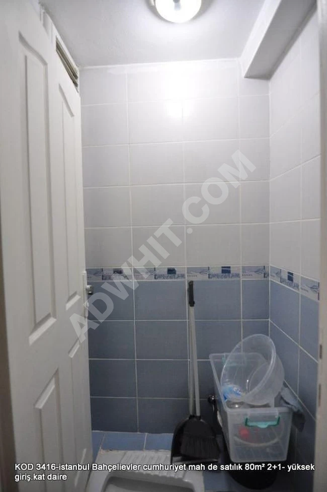 istanbul Bahçelievler cumhuriyet mah de satılık 80m² 2+1- yüksek giriş.kat daire