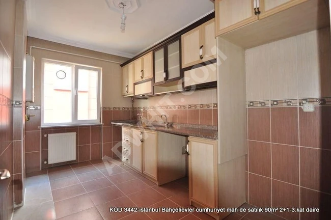 istanbul Bahçelievler cumhuriyet mah de satılık 90m² 2+1-3.kat daire