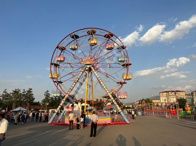 USED FERRIS WHEEL