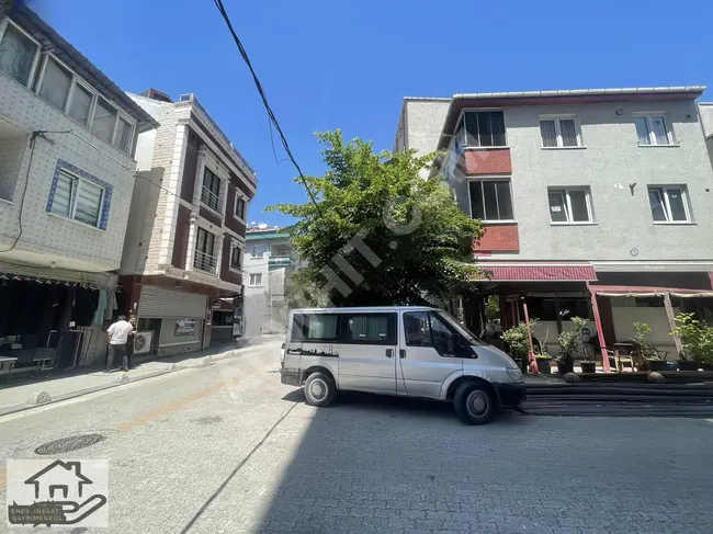 Building for sale with a housing permit, covering an area of 500 square meters, located on a street in the Yeşilova neighborhood (YEŞİLOVA)