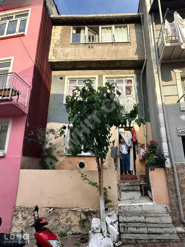 {LONG GAYRİMENKUL} BALAT ÇUKURDA SATILIK 3 KATLI KOMPLE BİNA