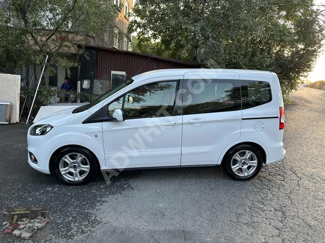 Mini van for sale, Ford Tourneo Courier, model 2020, with a down payment of 250,000 and the rest in installments for up to 36 months