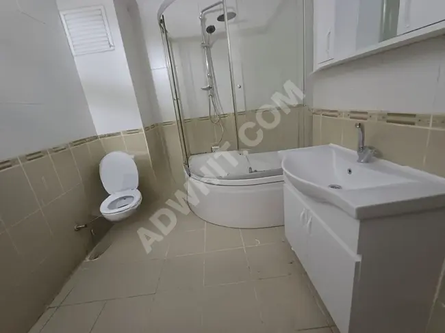 2+1 apartment with an area of 100 square meters, 13 years old, for sale in Zeytinburnu, Yesiltepe neighborhood near 58th street, by OSMANLI EMLAK