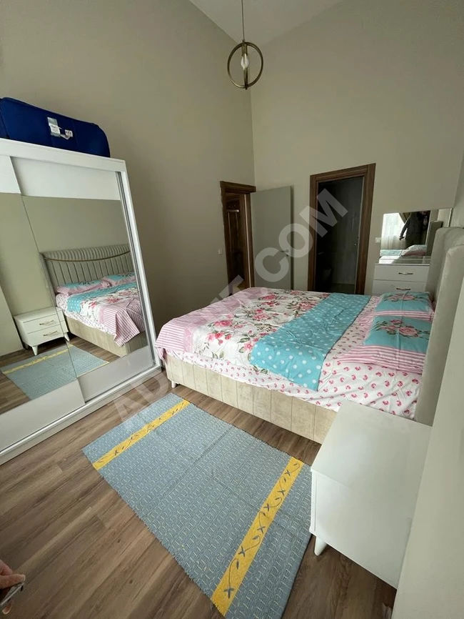 Tüm hizmetlere sahip aile sitesi içerisinde kiralık lüks eşyalı 2+1 daire