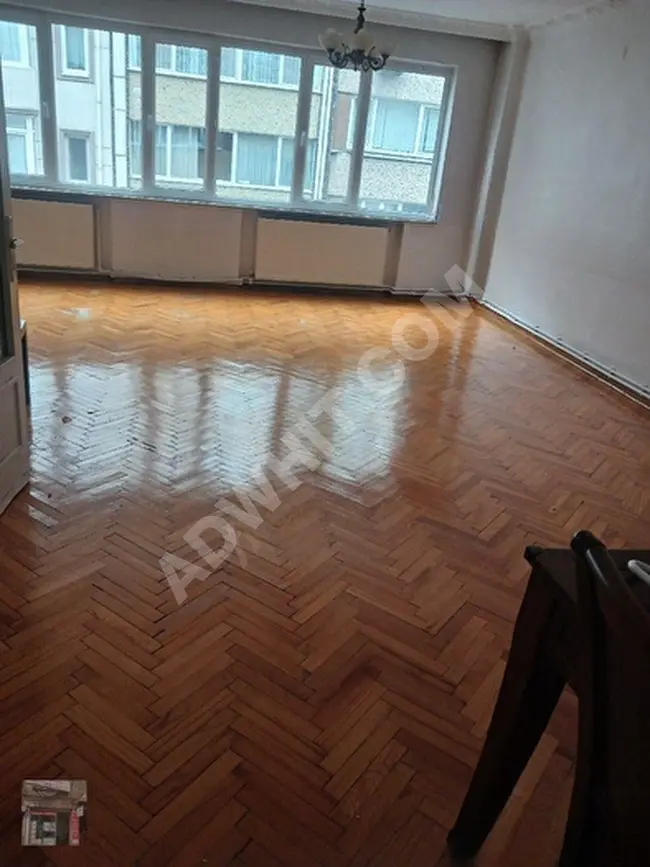 A vacant duplex apartment with 3+1 rooms, covering an area of 150 square meters, with an elevator, located on the main street of Kurtuluş.