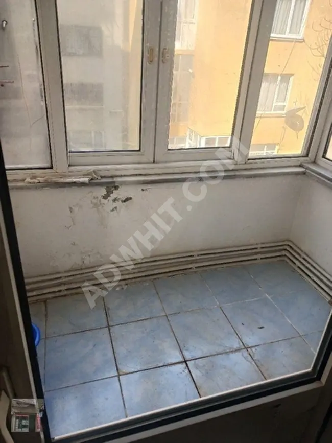 Feriköy evrenozzade sok elizyuma yakın 1 kat 130m2 3 oda 1 salon kapalı balkon.