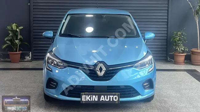 سيارة2020  RENAULT أزرق سماوي+سلسلة خاصة+تثبيت السرعة+كار بلاي+شاشة عرض افتراضية+مكيف رقمي+جلد