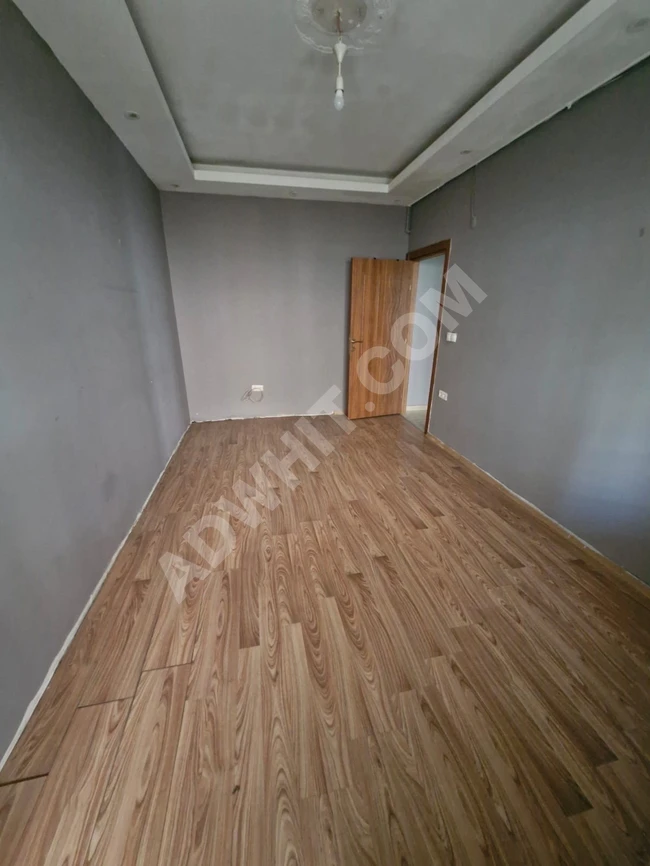 2+1 apartment with direct entry in the Boutique Esenyurt Ak Evler complex, close to the Metrobus