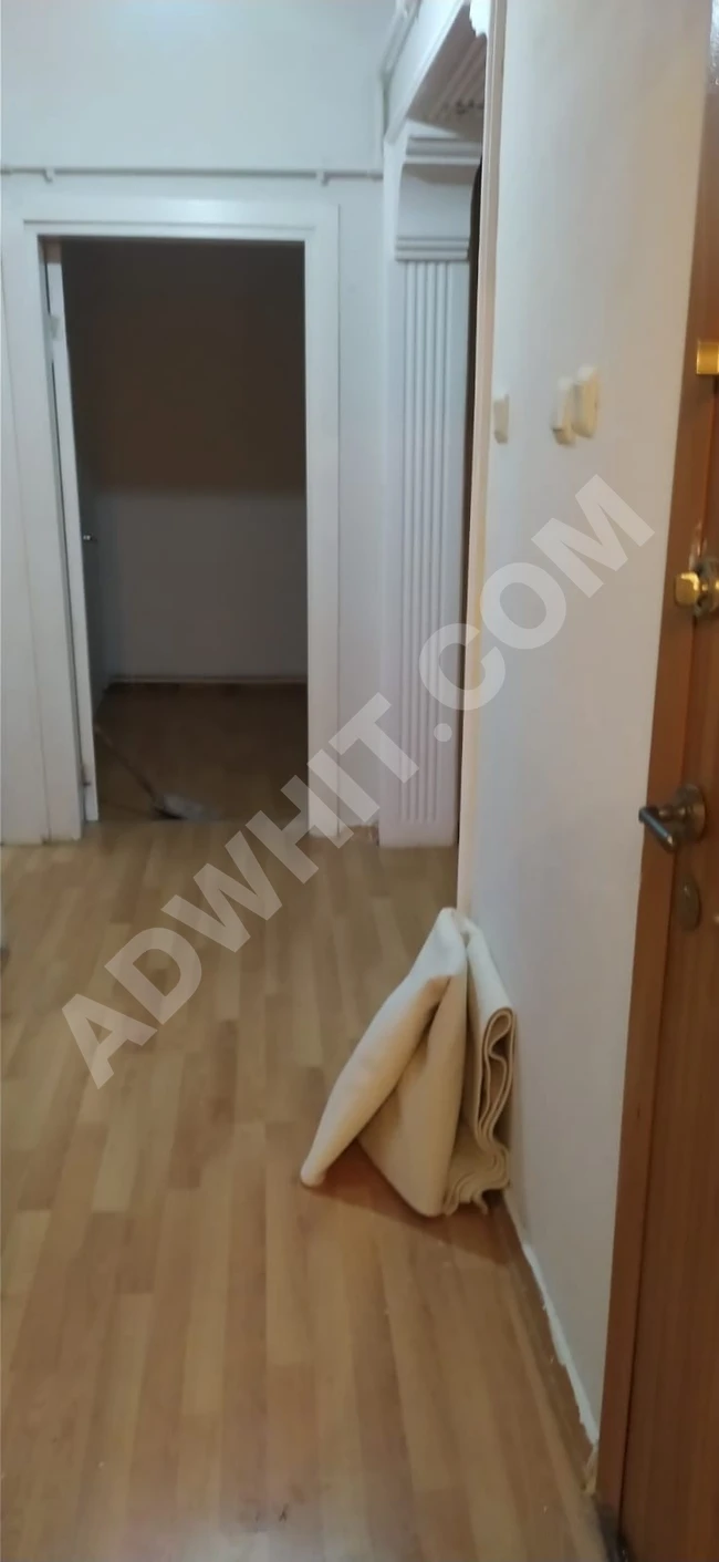 2+1 apartment urgently for sale in Barbaros neighborhood, level entrance