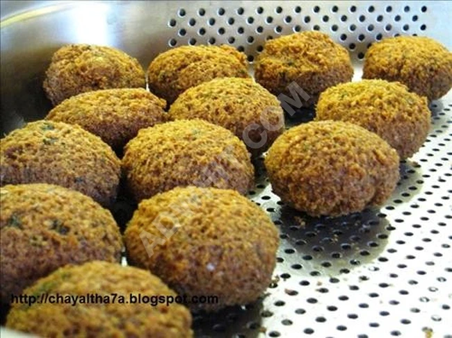 Falafel-making machine