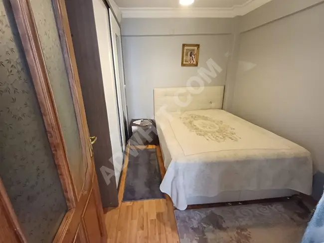 Apartment for sale in Zeytinburnu Nuripasa 2+1 with an area of 82 square meters without expenses on a main street. Osmanli Real Estate Agency