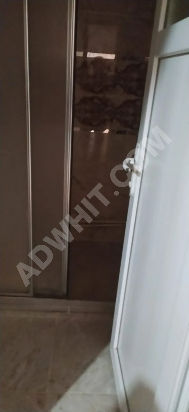 2+1 apartment urgently for sale in Barbaros neighborhood, level entrance