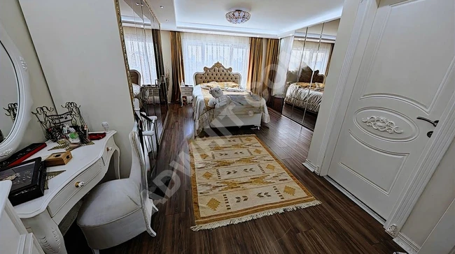 Duplex apartment 4+1 with an area of 245m² for sale in the Akifler complex in SEYİTNİZAM AKEVLER, Zeytinburnu