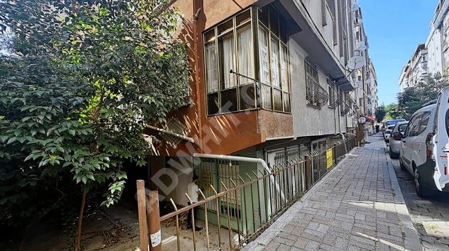 From Istanbul House, close to the municipality, 35 square meters, suitable as a warehouse