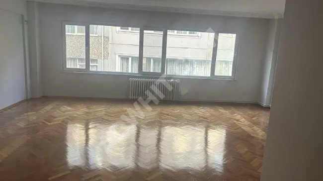 Şişli Kurtulusta İçerisi Tamamen Yenilenmiş Geniş Aydınlık Asansörlü 3+1 Kiralık Daire