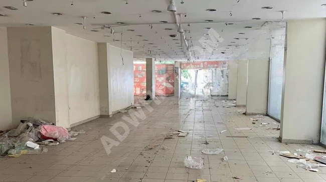 A shop for rent with an area of 300 square meters on ZEYTİNBURNU VELİEFENDİ street