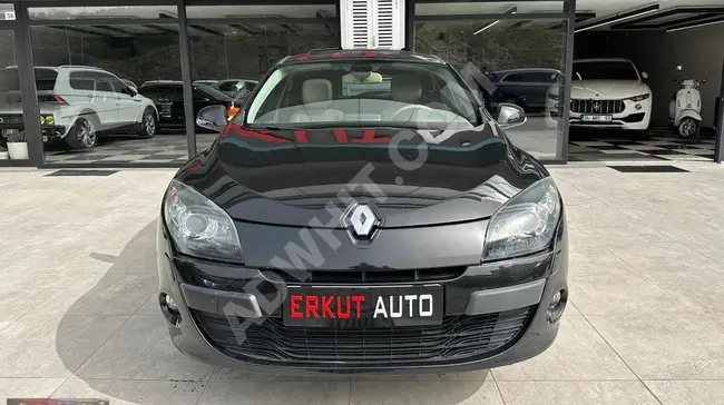 Renault Megane 2012 + 1.5 DCI Privilege + Navigation System (TomTom) + Panoramic Roof + Xenon Headlights