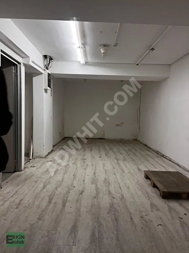 **Commercial space of 250 square meters on Kourtolos Street, 7 minutes from Şişli Osmanbey Metro**