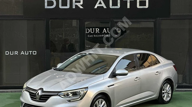 سيارة رينو ميغان IV 2019 طراز Touch باللون الرمادي الفضي مع 20% ضريبة القيمة المضافة -منDur Auto