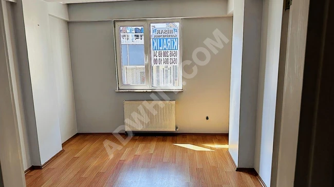 Apartment for rent only for employees on the third floor near HACI ÜVEYS Mosque, with a balcony