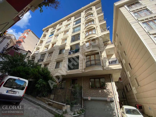 Unfurnished 2+1 apartment with a splendid view in KAĞITHANE, bills included