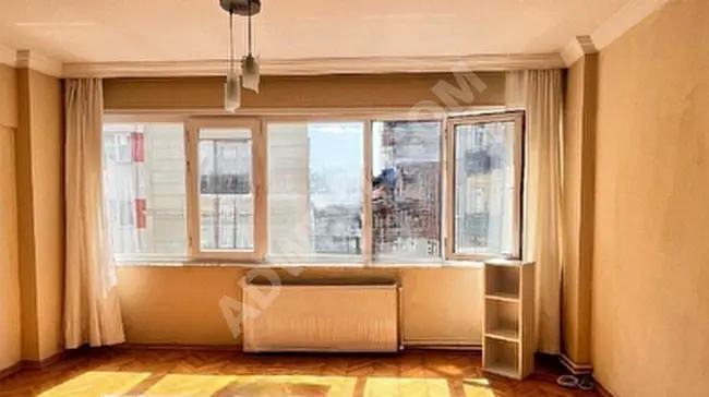 A spacious and bright 2+1 apartment close to the metro and public transportation on Şişli Kurtuluş Street