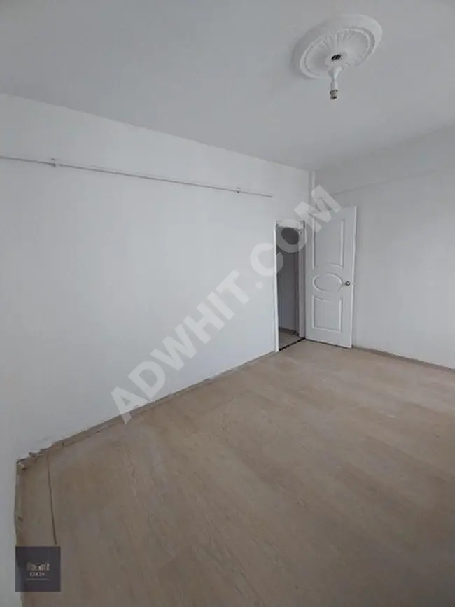 Beyoglu Ömer Hayyam caddesi üzerinde Balkonlu Aydinlik  2+1 kiralık Daire