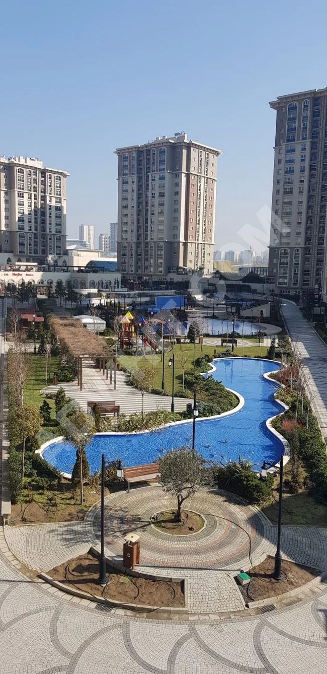 Apartment for sale with a natural view in the Başakşehir Park Mavera 1 complex