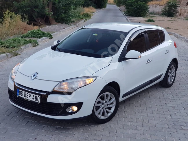 Renault Megane 1.6 TOUCH model 2012 from its owner, a teacher for 5 years, 2 painted parts!