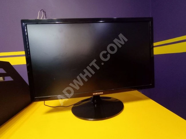 Samsung brand computer monitor