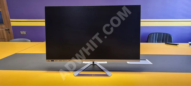 ViewSonic 32" 4K 75Hz 4ms Full HD IPS computer monitor.