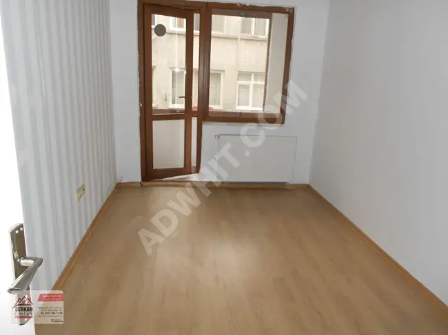 Bayrampaşa ismetpaşa mah. 1 kat 90 m kare 2+1 kombili kapalı balkonlu 9 senelik daire