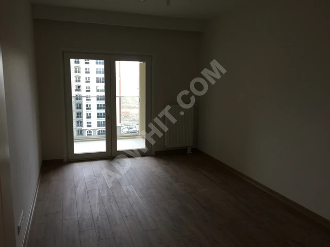 An empty 4+1 apartment for sale, suitable for citizenship, in PARK MAVERA 1