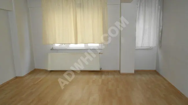 Apartment for rent in Bayrampaşa, Altıntepsi neighborhood, with an area of 90 square meters, 2+1, with central heating system and closed balcony, 15 years old