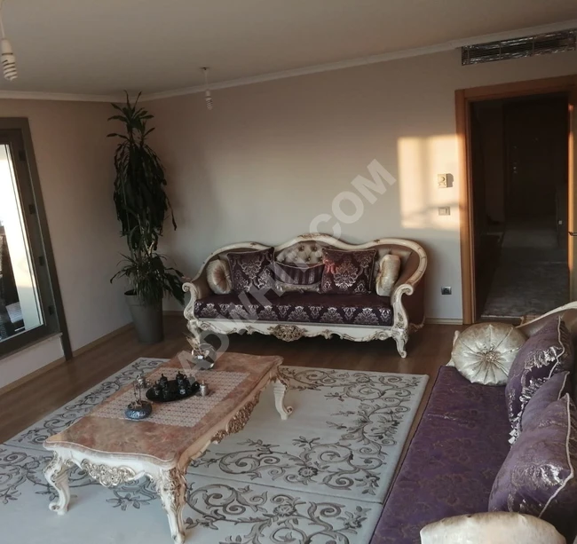 Spacious apartment 3+2 with an area of 300 m² in TOPKAPI MERKEZ EVLER