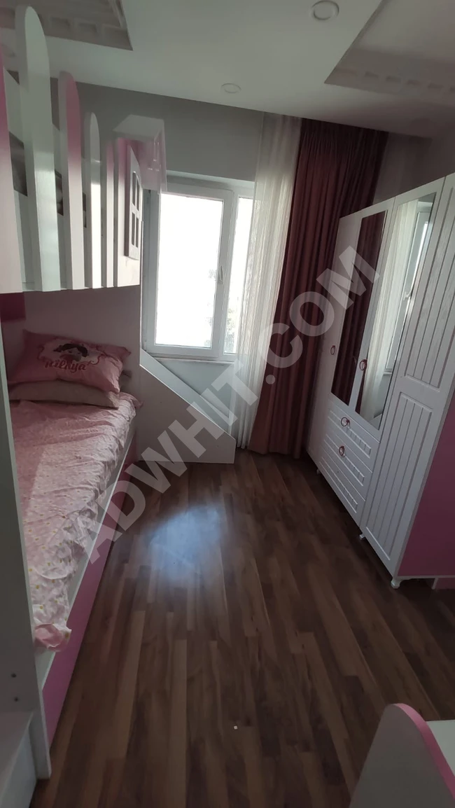 Üç odalı ve salonlu kiralık daire mevcuttur