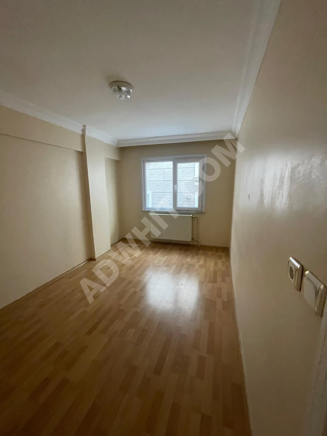 3+1 apartment for rent within walking distance from the Metrobus station, in a clean condition in GÜMÜŞPALA