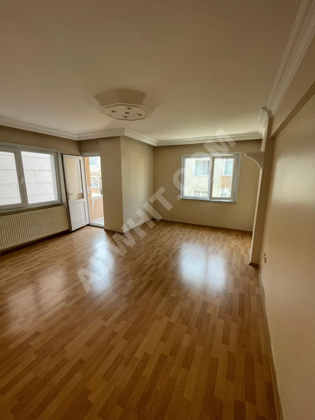 3+1 apartment for rent within walking distance from the Metrobus station, in a clean condition in GÜMÜŞPALA