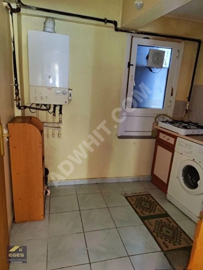 1+1 apartment near MECİDİYEKÖY Square without slopes