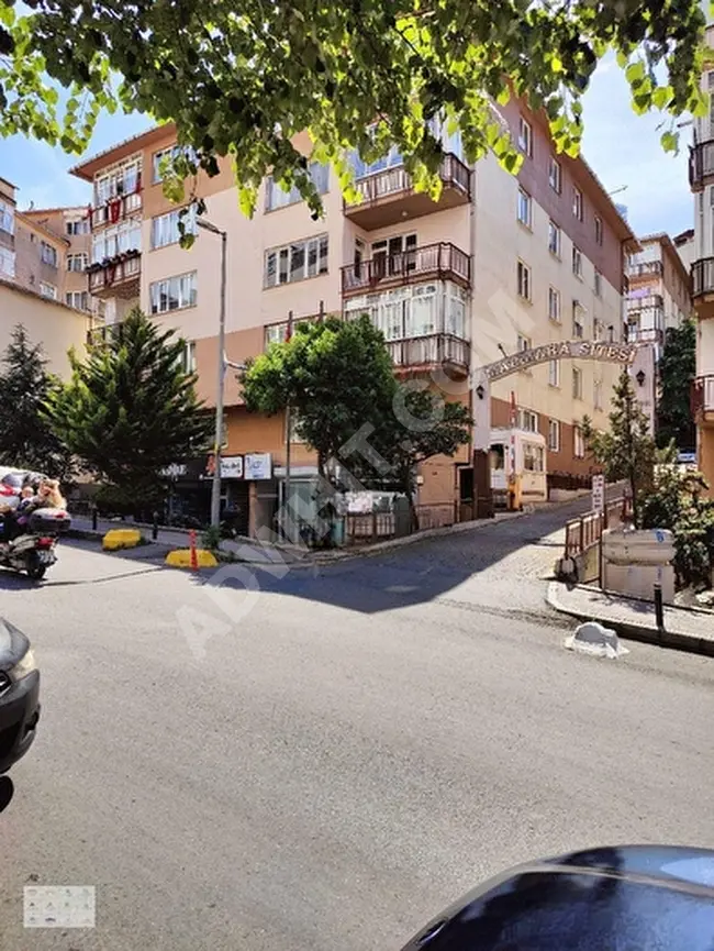 Shop for rent in Mecidiyeköy on the main street