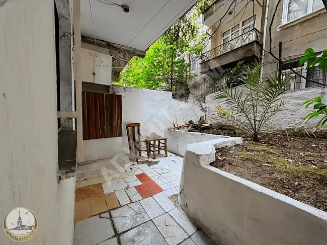 Opportunity apartment 2+1 with garden use in a central location in Bahçelievler