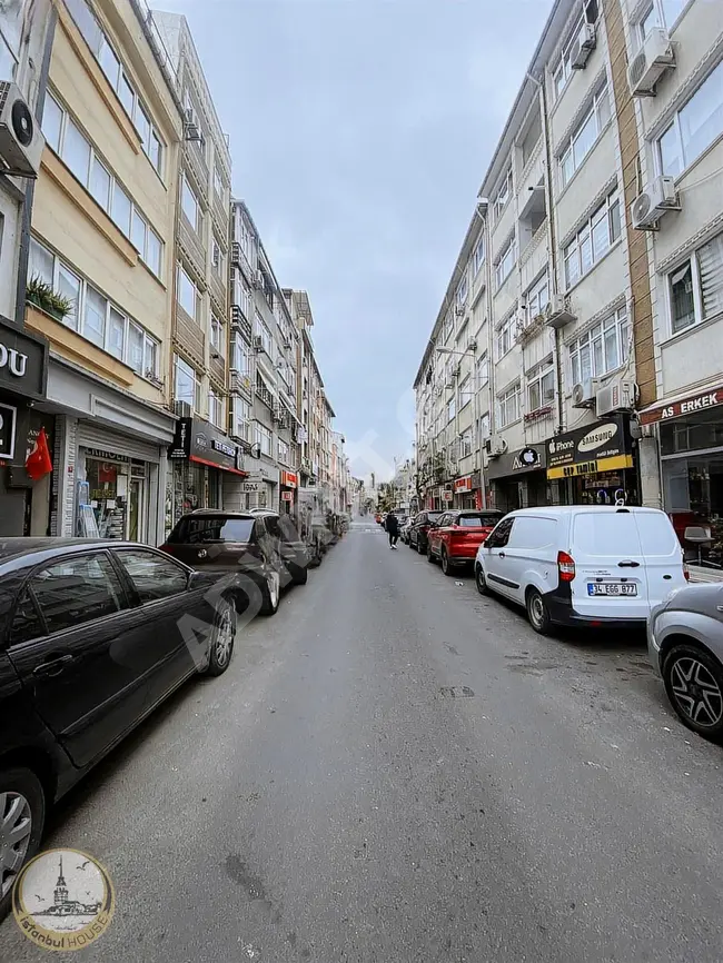 İSTANBUL HOUSE'DAN BAKIRKÖY'DE MEYDANA YAKIN YATIRIMLIK DÜKKAN